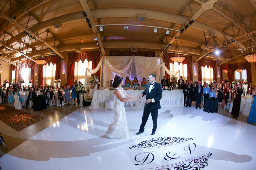 0J4A8443 Choosing a Custom Dance Floor with Monogram for your Wedding
